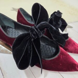 Tory Burch Clara red velvet pointed toe flats Bordeaux statement bow size 10.5